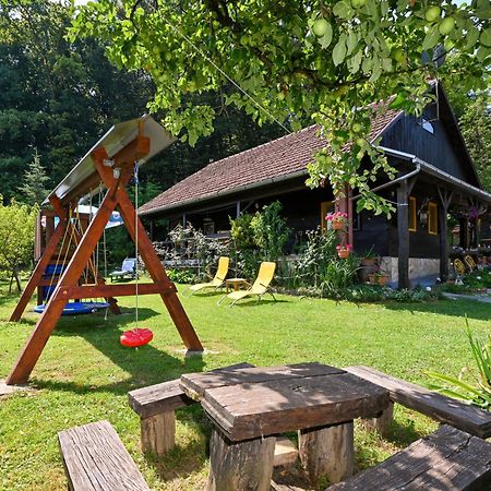Kuca Viola, Traditional Wooden House In Tuhelj Exterior photo