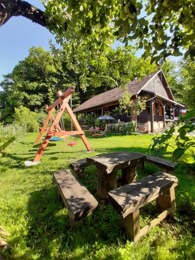 Kuca Viola, Traditional Wooden House In Tuhelj Exterior photo
