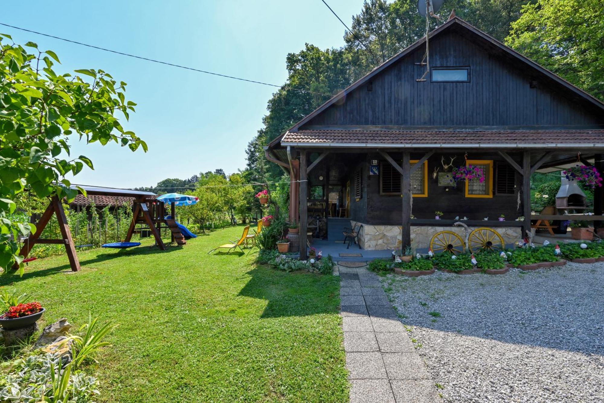 Kuca Viola, Traditional Wooden House In Tuhelj Exterior photo