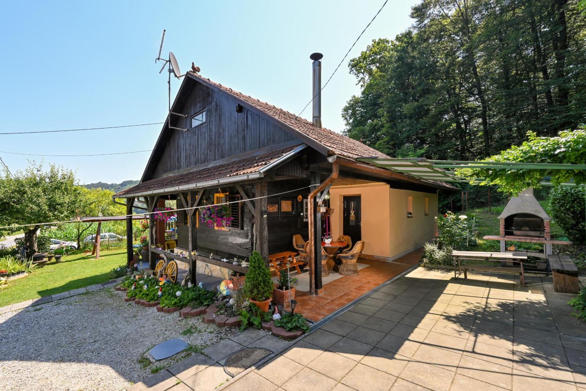 Kuca Viola, Traditional Wooden House In Tuhelj Exterior photo